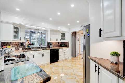 93Rd, PEMBROKE PINES, FL 33024