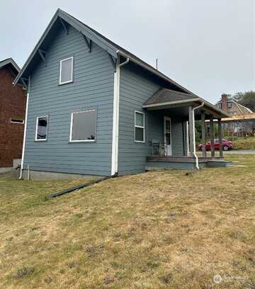 Elizabeth, ILWACO, WA 98624