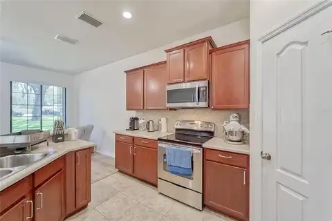 Kingletside, LITHIA, FL 33547