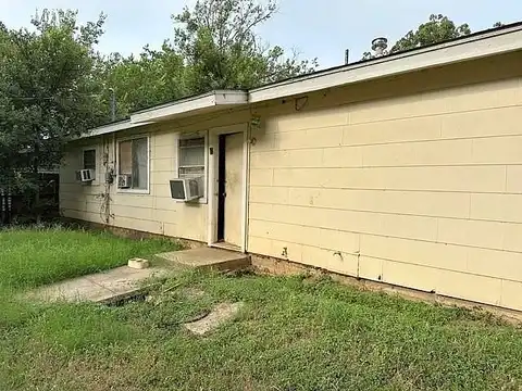 Ava Court, FORT WORTH, TX 76112