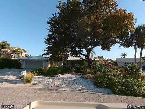 Dundee, HOLMES BEACH, FL 34217