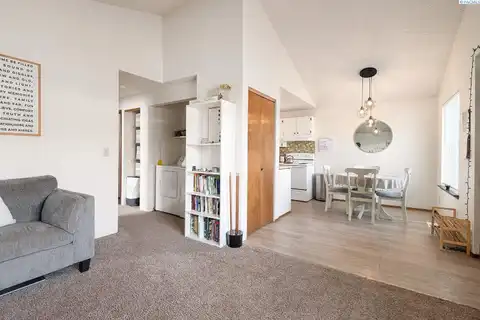 8Th, KENNEWICK, WA 99336