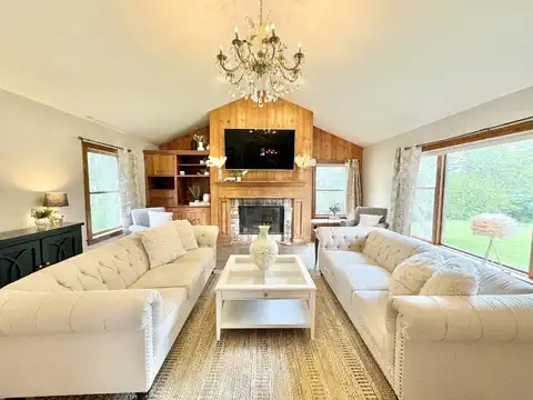 Cherokee, JANESVILLE, WI 53545
