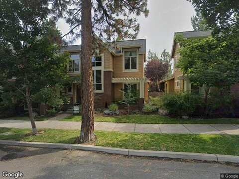 Crossing, BEND, OR 97703
