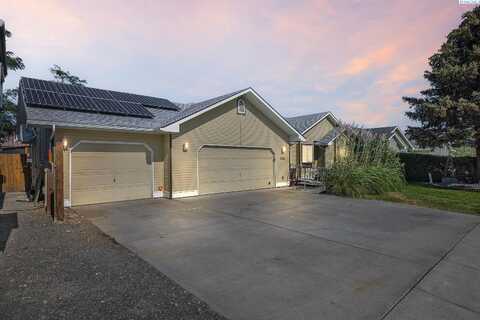 8Th, KENNEWICK, WA 99336