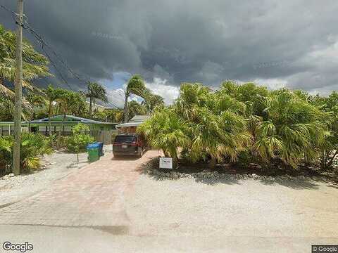 Avenue B, BRADENTON BEACH, FL 34217
