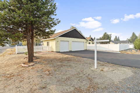 Oakridge, LA PINE, OR 97739