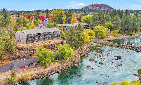 Wall, BEND, OR 97703
