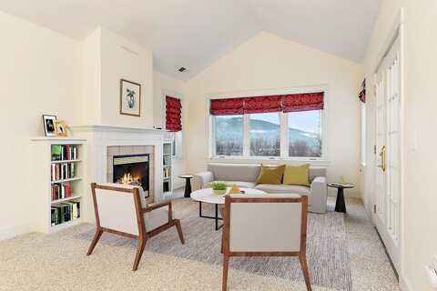 Golden Aspen, ASHLAND, OR 97520