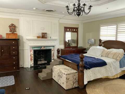 Knotty Pine, ORANGE, TX 77630