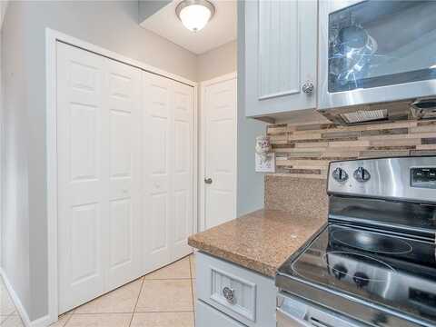 Taurus, FERNANDINA BEACH, FL 32034