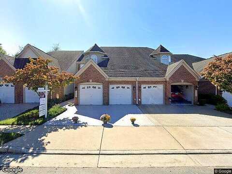 Royal Villa, STERLING, VA 20165