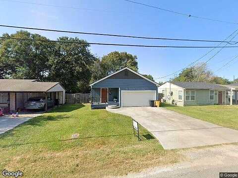 11Th, PORT NECHES, TX 77651