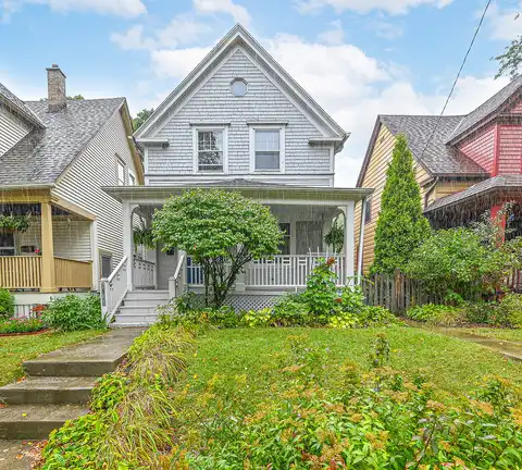 Edgewood, MILWAUKEE, WI 53211