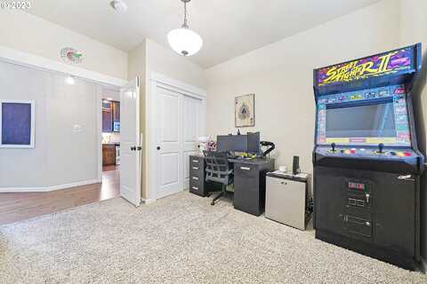 Robert, BEAVERTON, OR 97078