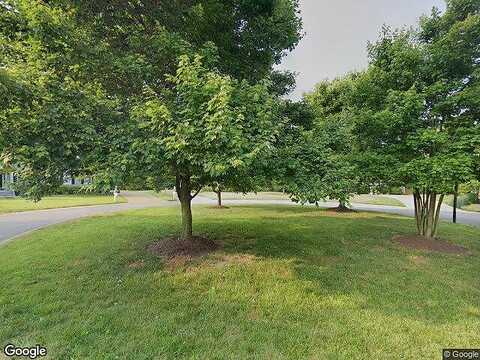 Jaydee, MOSELEY, VA 23120