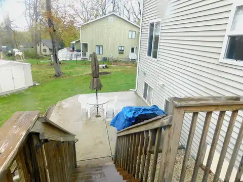 Oak, TWIN LAKES, WI 53181