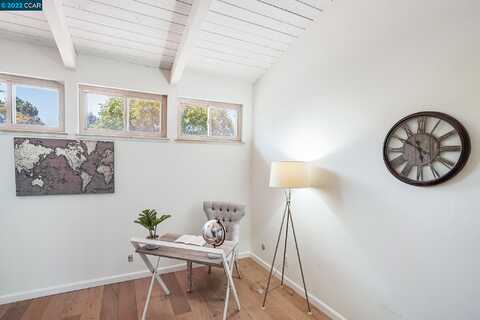 Via Loma, WALNUT CREEK, CA 94598