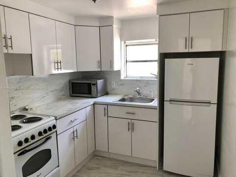 2519 Pierce St, Hollywood, FL 33020