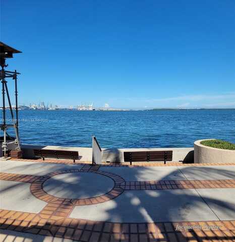 540 Brickell Key Dr, Miami, FL 33131