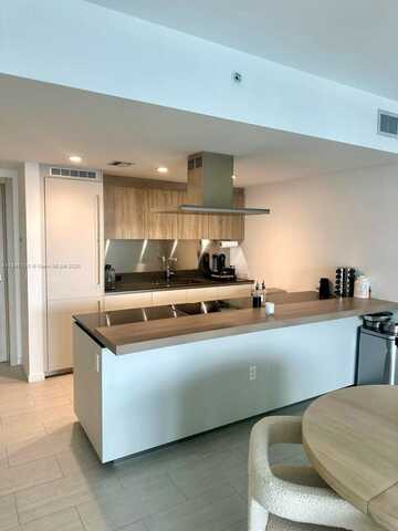 undefined, Miami, FL 33131