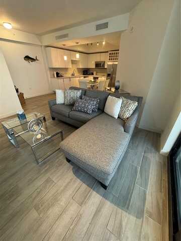 999 SW 1st Ave, Miami, FL 33130