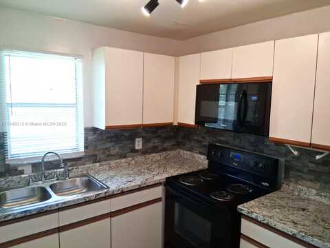 4160 NW 21st St, Lauderhill, FL 33313