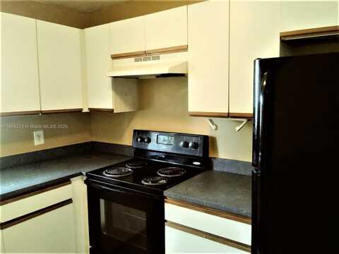 4160 NW 21st St, Lauderhill, FL 33313