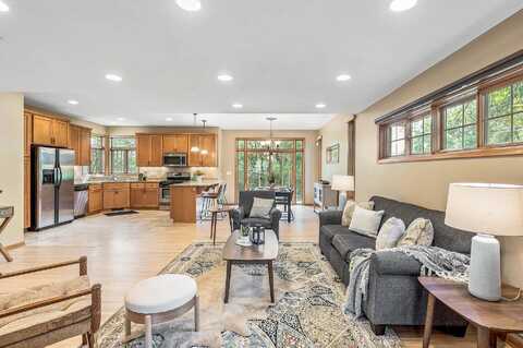 Overlook, MINNEAPOLIS, MN 55437