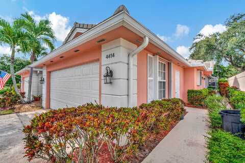 Lacey Oak, PALM BEACH GARDENS, FL 33410