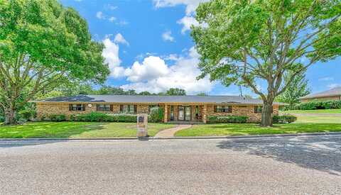 White, CLIFTON, TX 76634