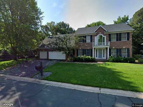 Lukewood, CHANHASSEN, MN 55317