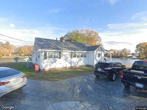 Boat House, KILMARNOCK, VA 22482