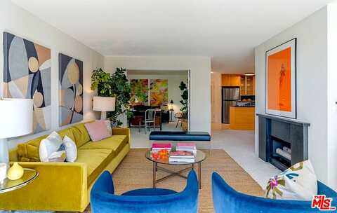 Montana, LOS ANGELES, CA 90049