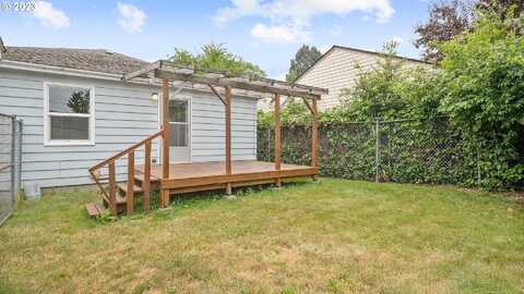 Lenore, PORTLAND, OR 97211