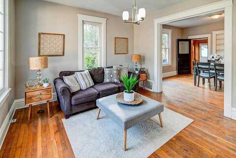 South, STOUGHTON, WI 53589