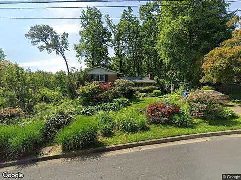 Maplecrest, ANNANDALE, VA 22003