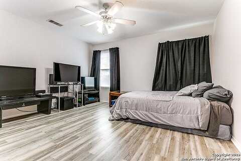 Brandys Farm, SAN ANTONIO, TX 78244