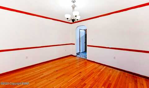 Jennis, EAST STROUDSBURG, PA 18301