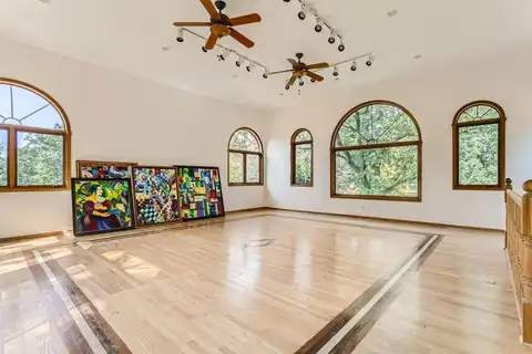 Floral, SAINT PAUL, MN 55126