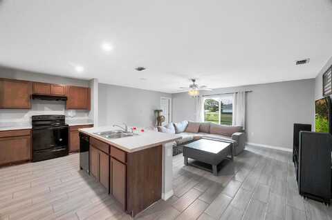 Curtis, PORT SAINT LUCIE, FL 34983