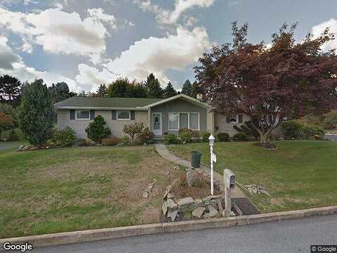 Kingstead, SLATINGTON, PA 18080