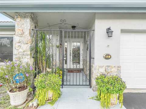 Hawkes Bluff, DAVIE, FL 33331