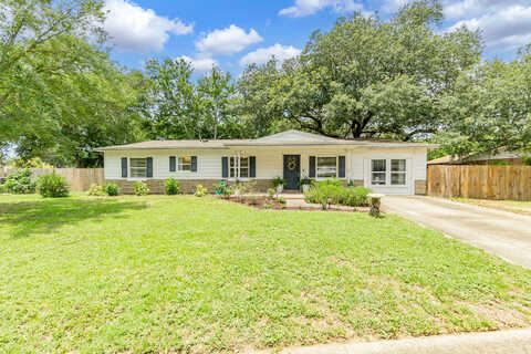 Dona, FORT WALTON BEACH, FL 32547