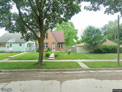 90Th, MILWAUKEE, WI 53225