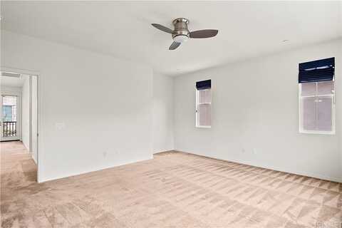 Esplanada, VALENCIA, CA 91354