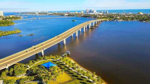 Reena, DAYTONA BEACH, FL 32117