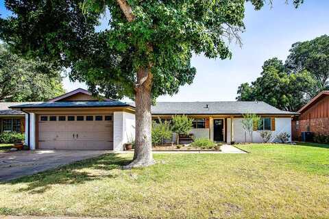 74Th, LUBBOCK, TX 79423