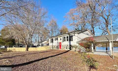 Chrystal, COLONIAL BEACH, VA 22443