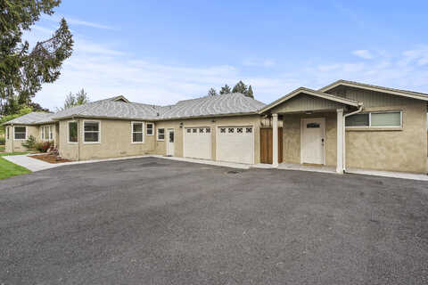 Cloverlawn, GRANTS PASS, OR 97527
